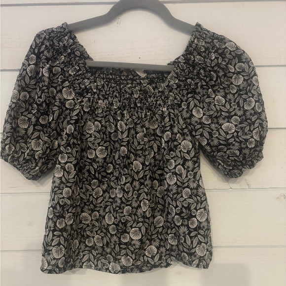 LOFT Ann Taylor XSP floral puff sleeve top. - Picture 2 of 11